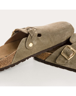 Medina buckled velvet leather Mules