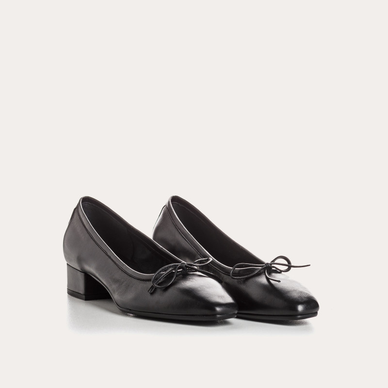 Leather heel ballerinas