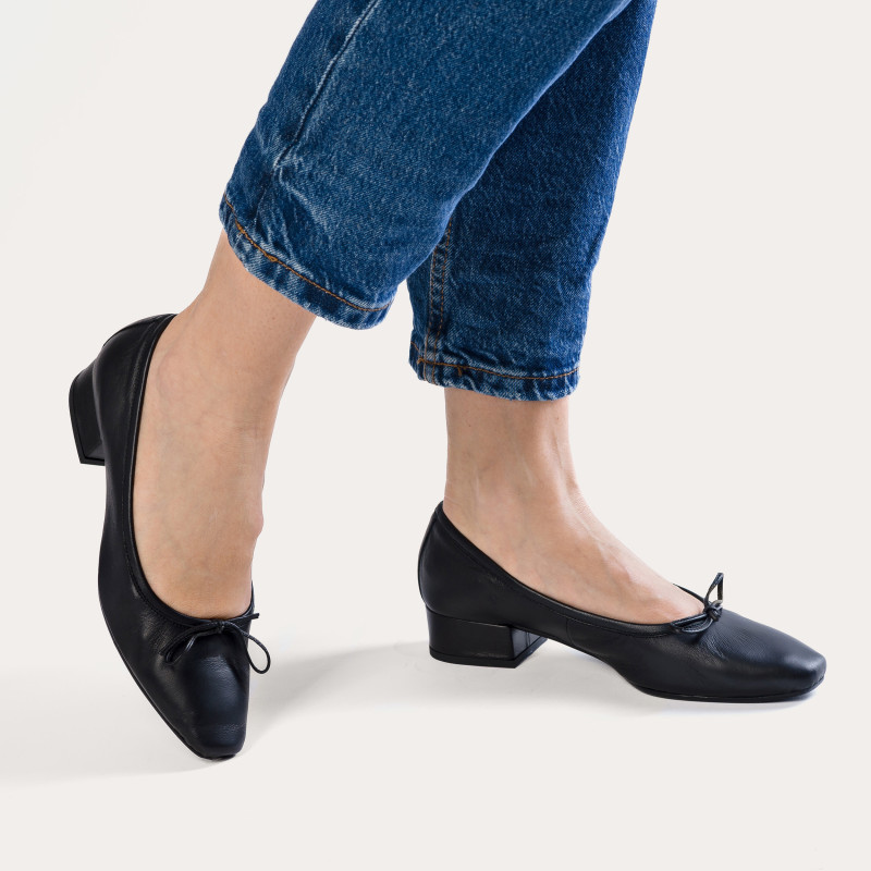 Leather heel ballerinas
