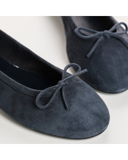 Flat ballerinas with suede knot with rounded butt