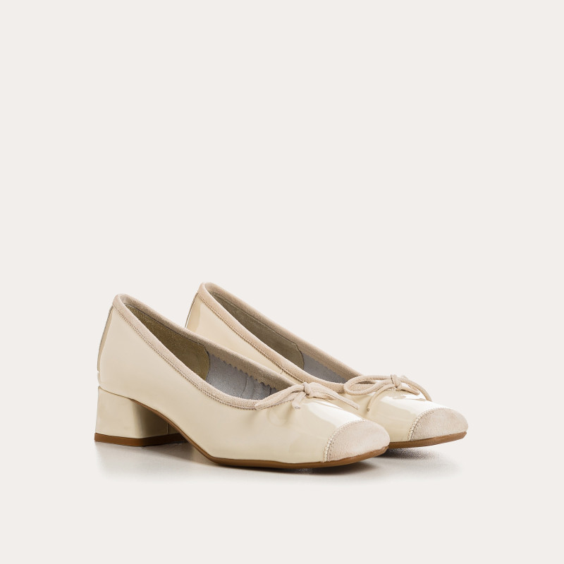 Ballerinas with polished leather with velvet reinforcement and node