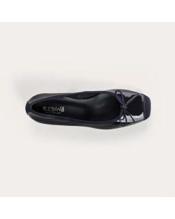 Ballerinas with polished leather with velvet reinforcement and node