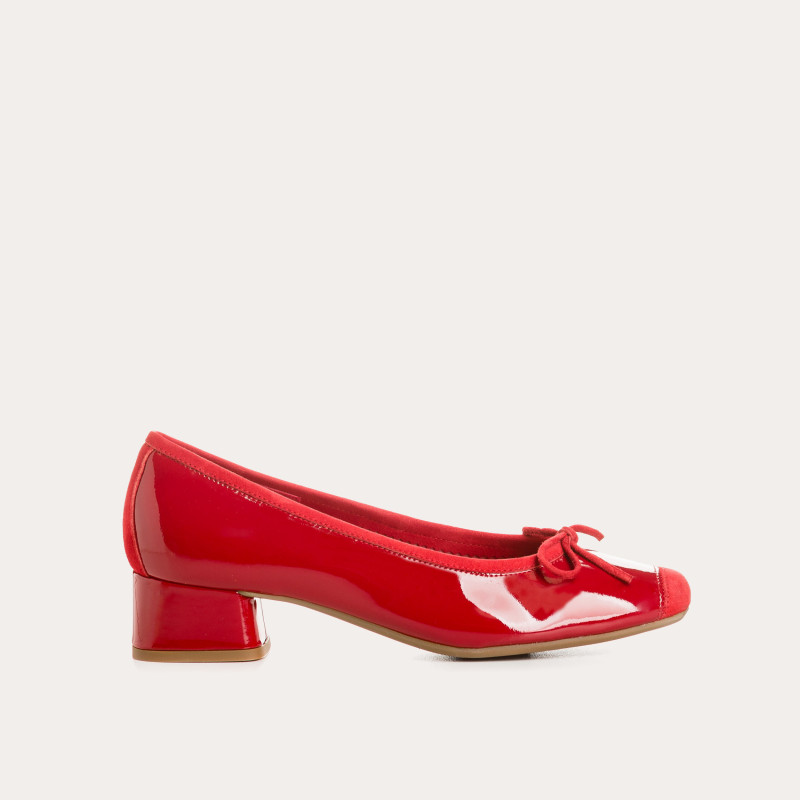 Ballerinas with polished leather with velvet reinforcement and node