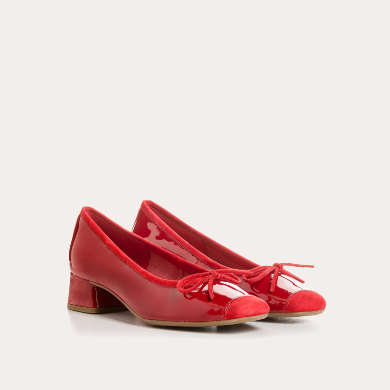 Ballerinas with polished leather with velvet reinforcement and node