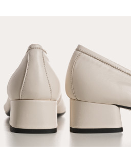 Ballerines bicolores à talons chair/noir en cuir lisse