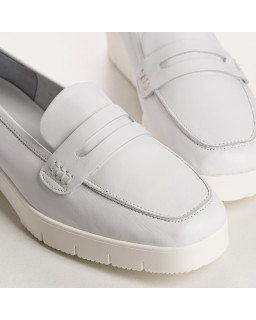 Mocassins à petits talons en cuir lisse noir