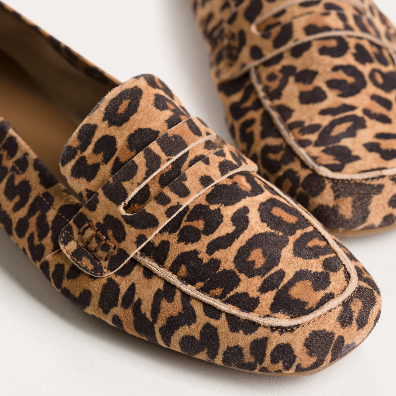 Leopard Suede Leather Leather Loafers | Iconic & Comfort Style - Reqins