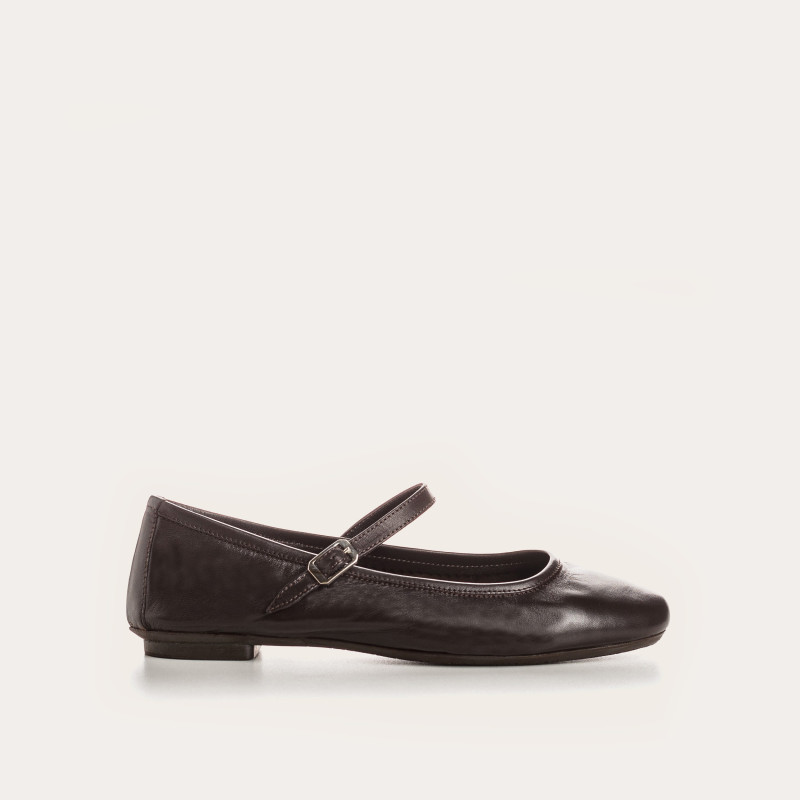 MARY JANES Honor in leather with elegant flanges