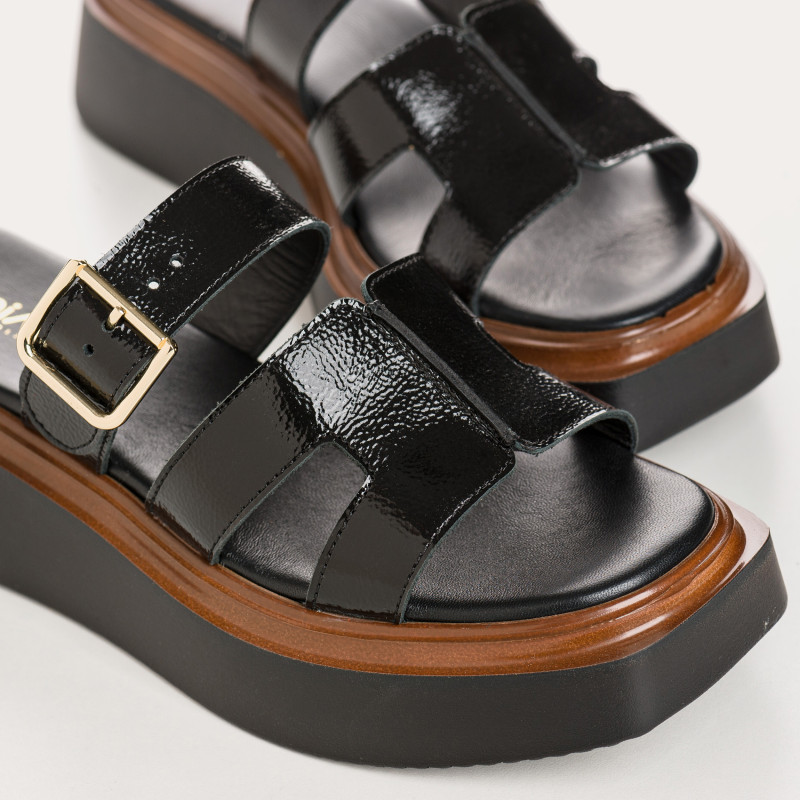 Louna mules in varnish leather | Elegance and Comfort - Reqins