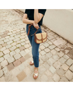 Louisa Crack Sandals - Elegance & Comfort | Reqins