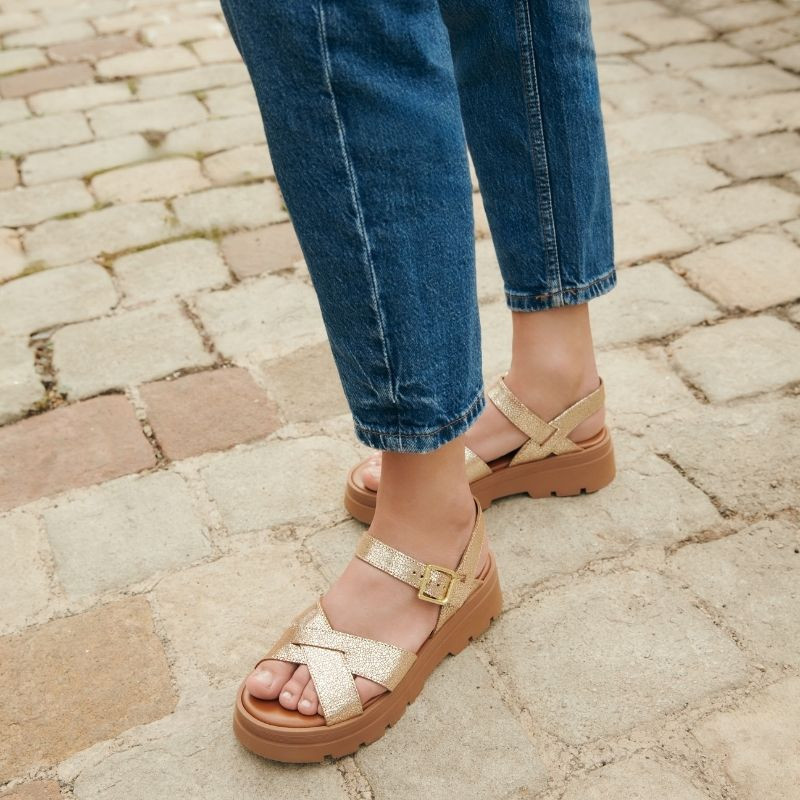 Louisa Crack Sandals - Elegance & Comfort | Reqins