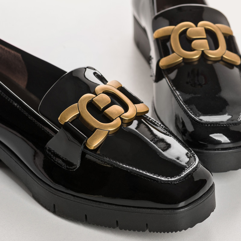 Monroe leather moccasins varnish - timeless elegance & chic | Reqins