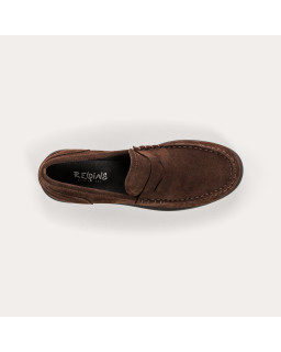 Suede Sea Moccasins - Elegance & Comfort | Reqins