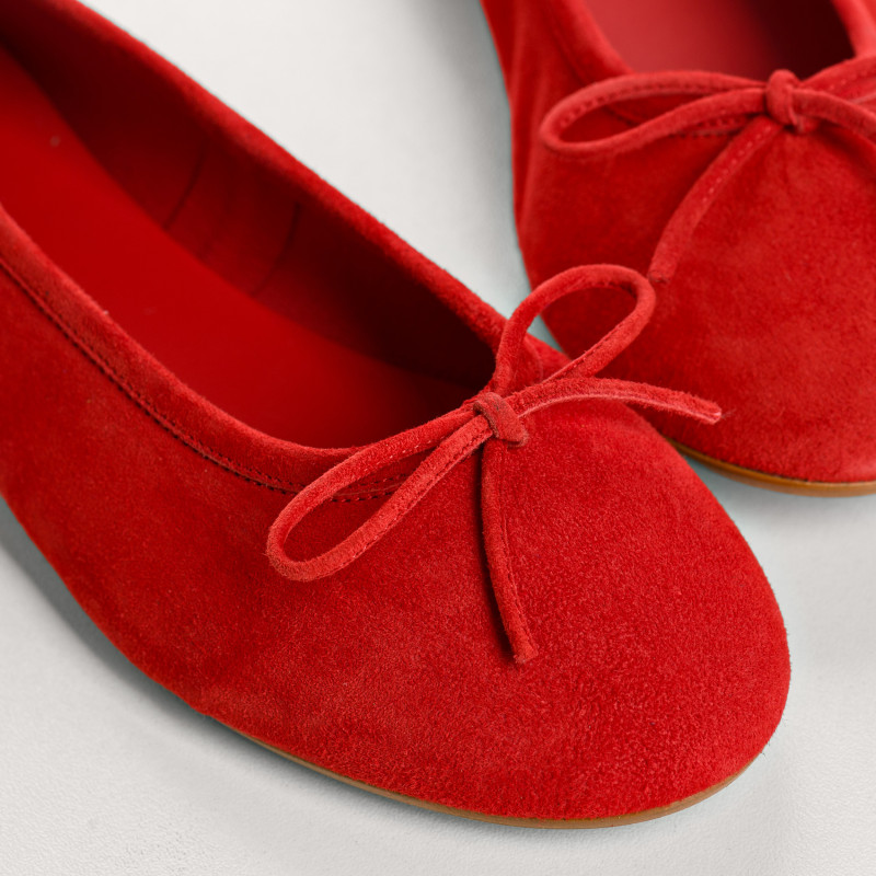 Flat ballerinas with suede knot with rounded butt