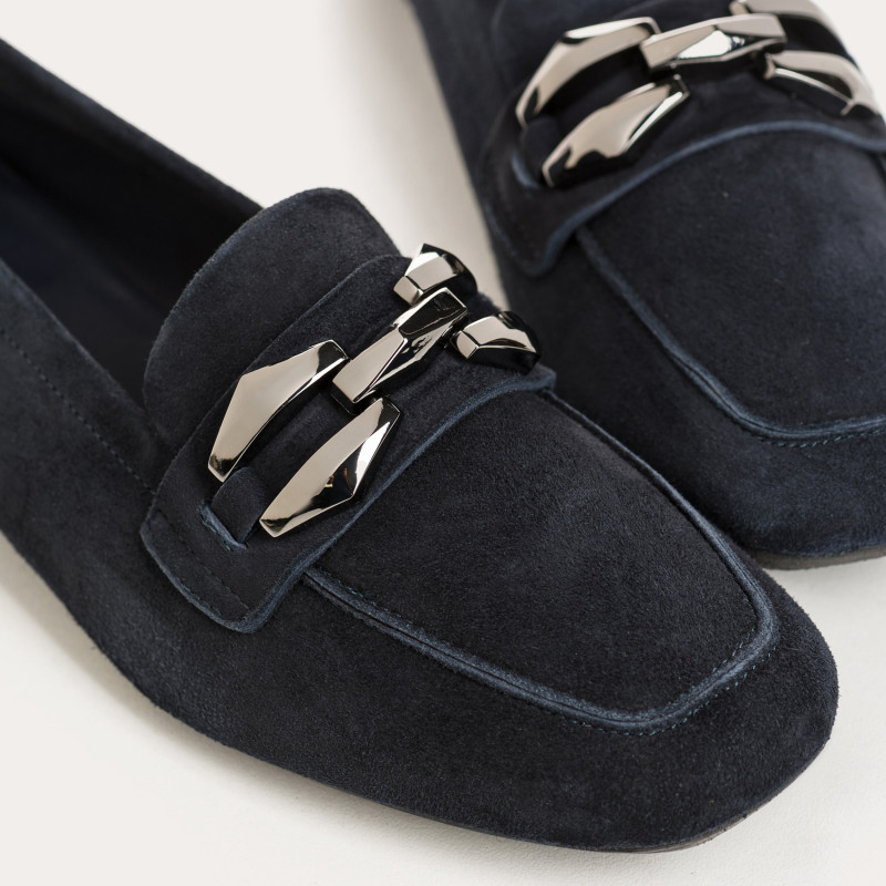 Suede hilarious moccasins - elegance & comfort | Reqins