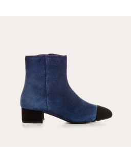 Boots Woman with velvet leather - elegance & comfort | Reqins