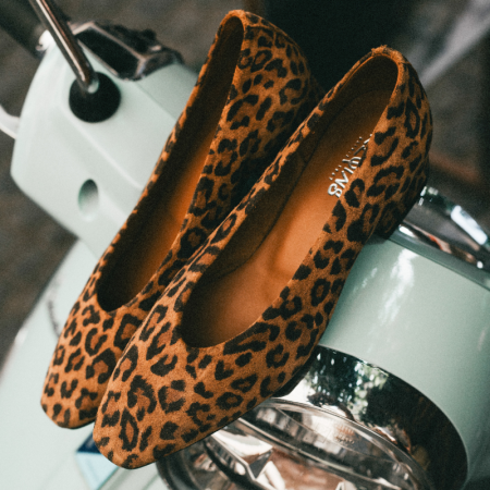 BALLERINES A TALONS...