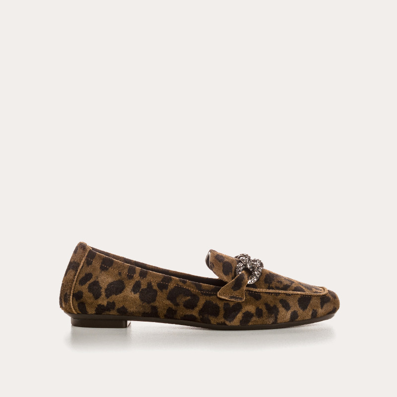 Women's Velvet Women's Loafers Printed - Model Holding | Reqins