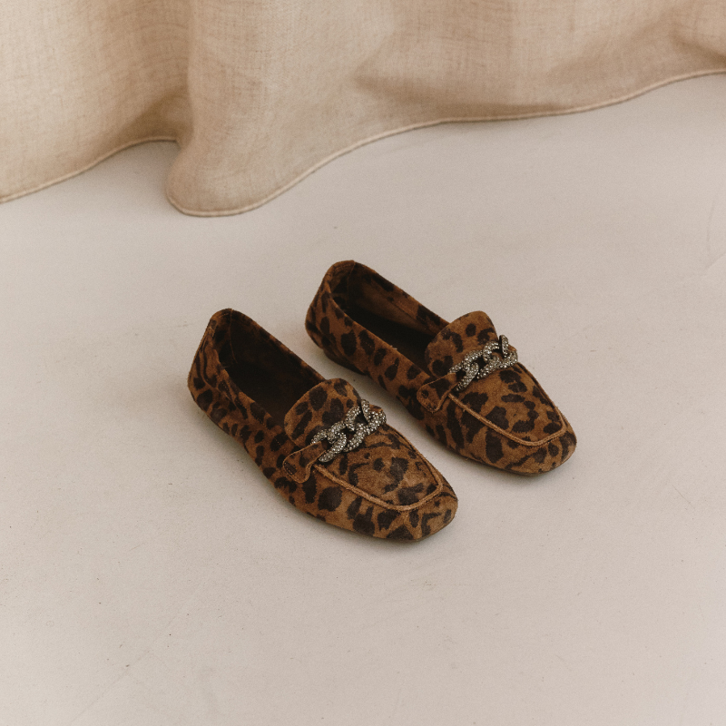 Women's Velvet Women's Loafers Printed - Model Holding | Reqins