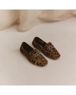Women's Velvet Women's Loafers Printed - Model Holding | Reqins