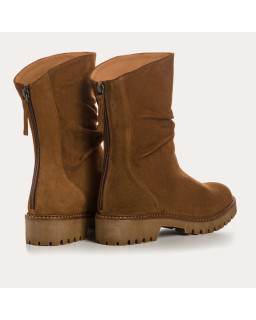 Velvet leather boots with notched soles with rear zip