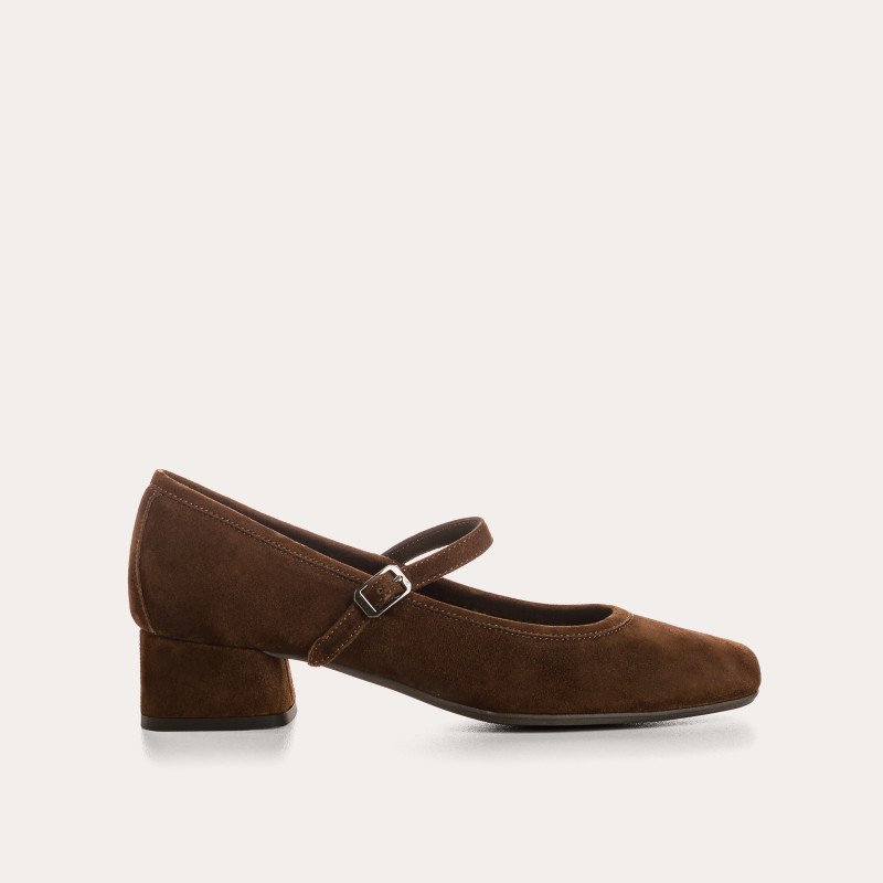 Babies with velvet leather heels