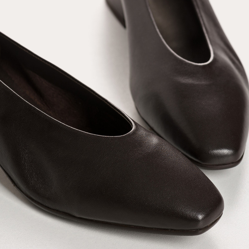 Favorite Leather Ballerinas - Elegance & Comfort | Reqins