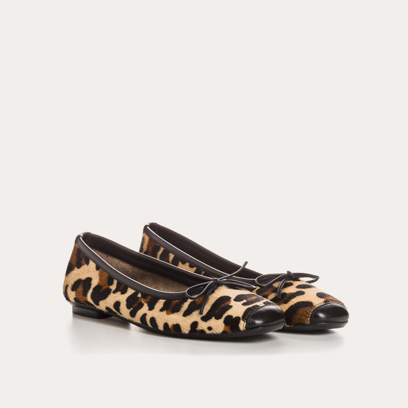 Leopard Printed Leather Flat Ballerinas with Node