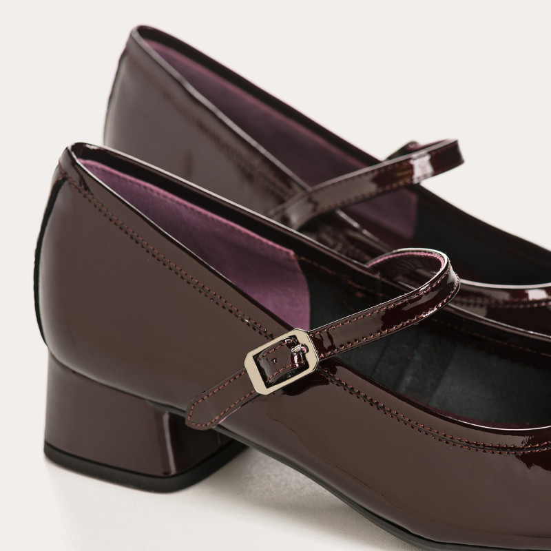 Mary Janes with polished leather heels with silver buckle