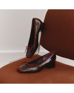 Ballerinas with polished leather with velvet reinforcement and node