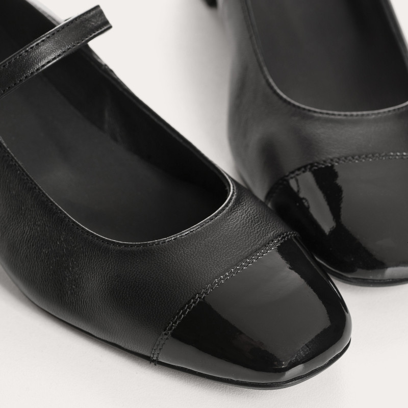 Babies Rosaria Varnish Leather - Chic and Timeless - Reqins