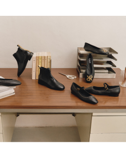 Crack Effect Leather Boots - Zellie Model | Reqins