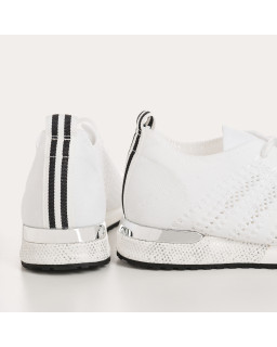 Ines crochet sneakers - Urban Elegance & Comfort