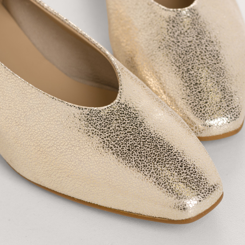 Heeled Ballerinas Platinum Favorite in cracked metallic leather