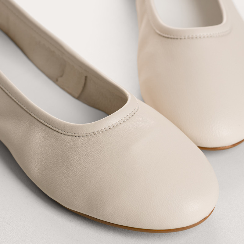 Clea Ballerinas in Smooth Leather With Round Toe | Reqins