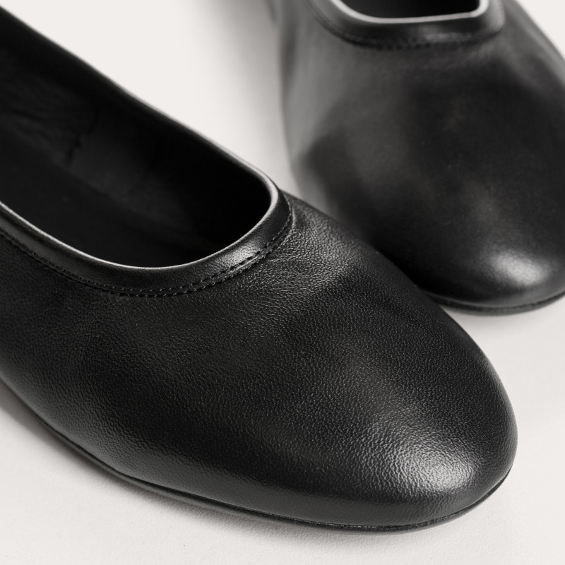 Ballerines Clea en cuir à bout rond et design épuré | Reqins