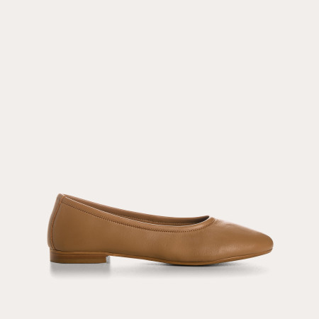 Clea round toe leather ballerinas and sleek design