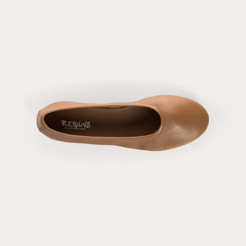 Clea round toe leather ballerinas and sleek design