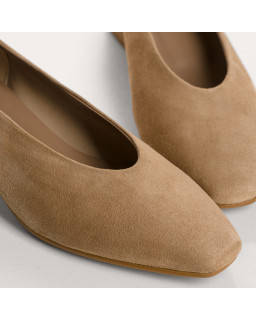 Black suede heeled ballerinas