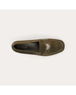 Hymnia women's suede loafers with embroidered heart | Reqins