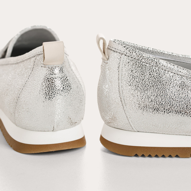 Barbados moccasins in cracked metallic leather