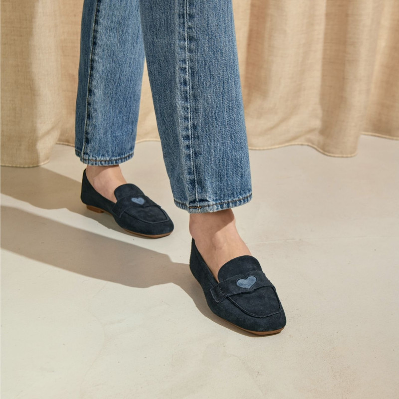 Hymnia women's suede loafers with embroidered heart | Reqins
