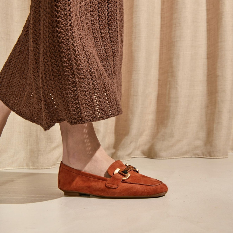 Mocassins Hevano en cuir velours à boucle bijou | Reqins
