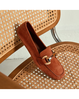 Mocassins Hevano en cuir velours à boucle bijou | Reqins