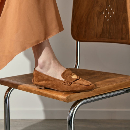 Mocassins Hymnia en cuir velours à cœur brodé | Reqins