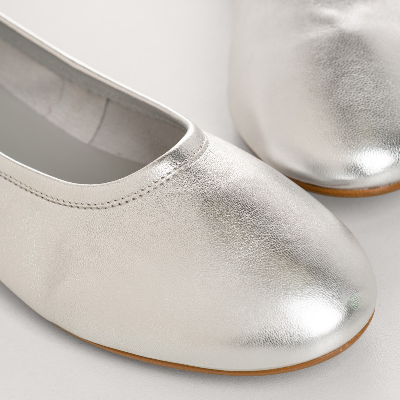 Clea Metallic Leather Round-Toe Ballerinas | Reqins