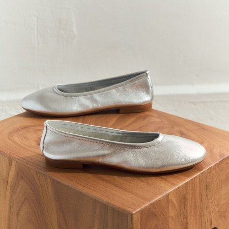 Clea Metallic Leather Round-Toe Ballerinas | Reqins