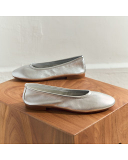 Clea ballerinas in metallic leather with round toe