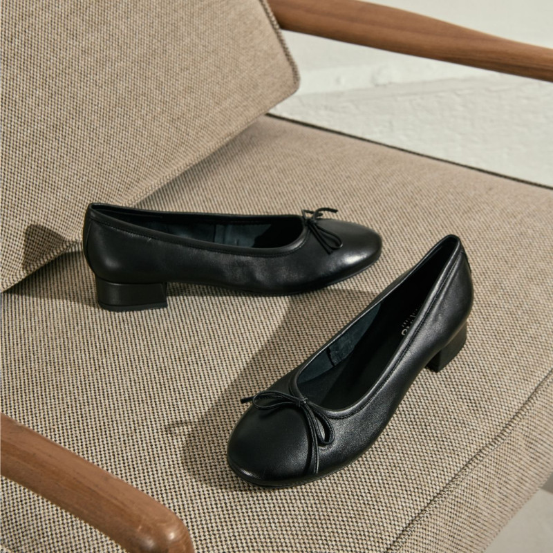 Sofia Smooth Leather Heeled Ballerinas with Bow | Reqins