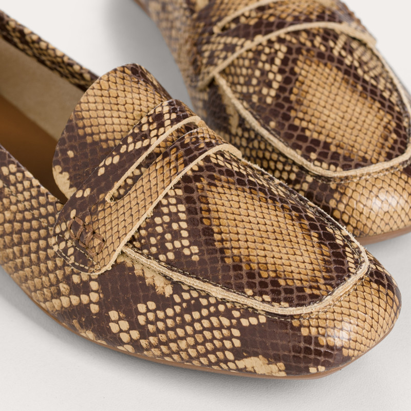 Moccasins Python Brown Woman | Elegance and character reqins